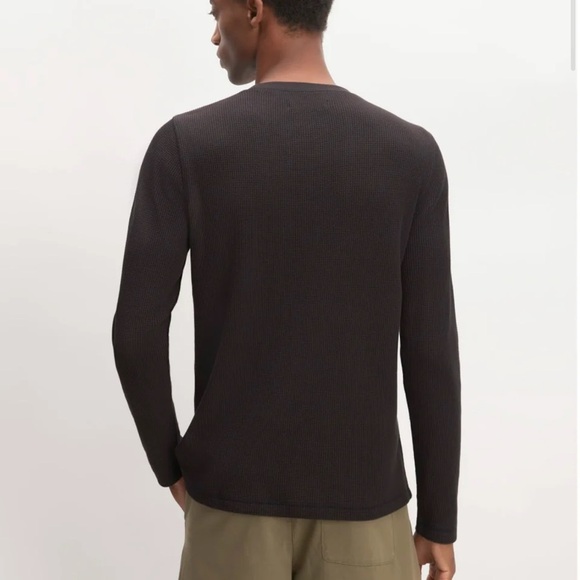 Everlane Men’s Waffle Long-Sleeve Crew Shirt Black - Picture 2 of 6